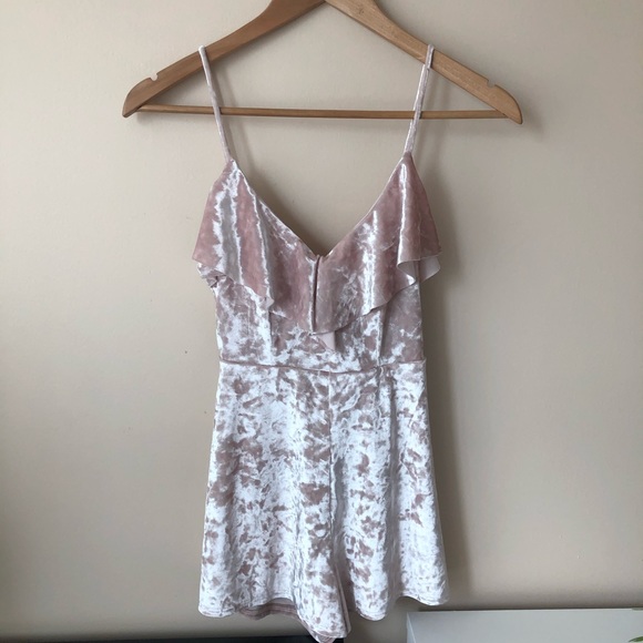 urban outfitters pink velvet romper - Picture 2 of 5